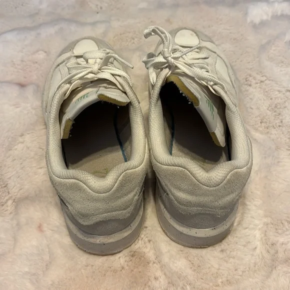 Men’s 11.5 new balance bride suede & leather  lace up low sneakers - Picture 3 of 4